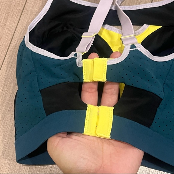 New Bravissimo The Orbit High Impact Sports Bra Size 30HH - Picture 5 of 6